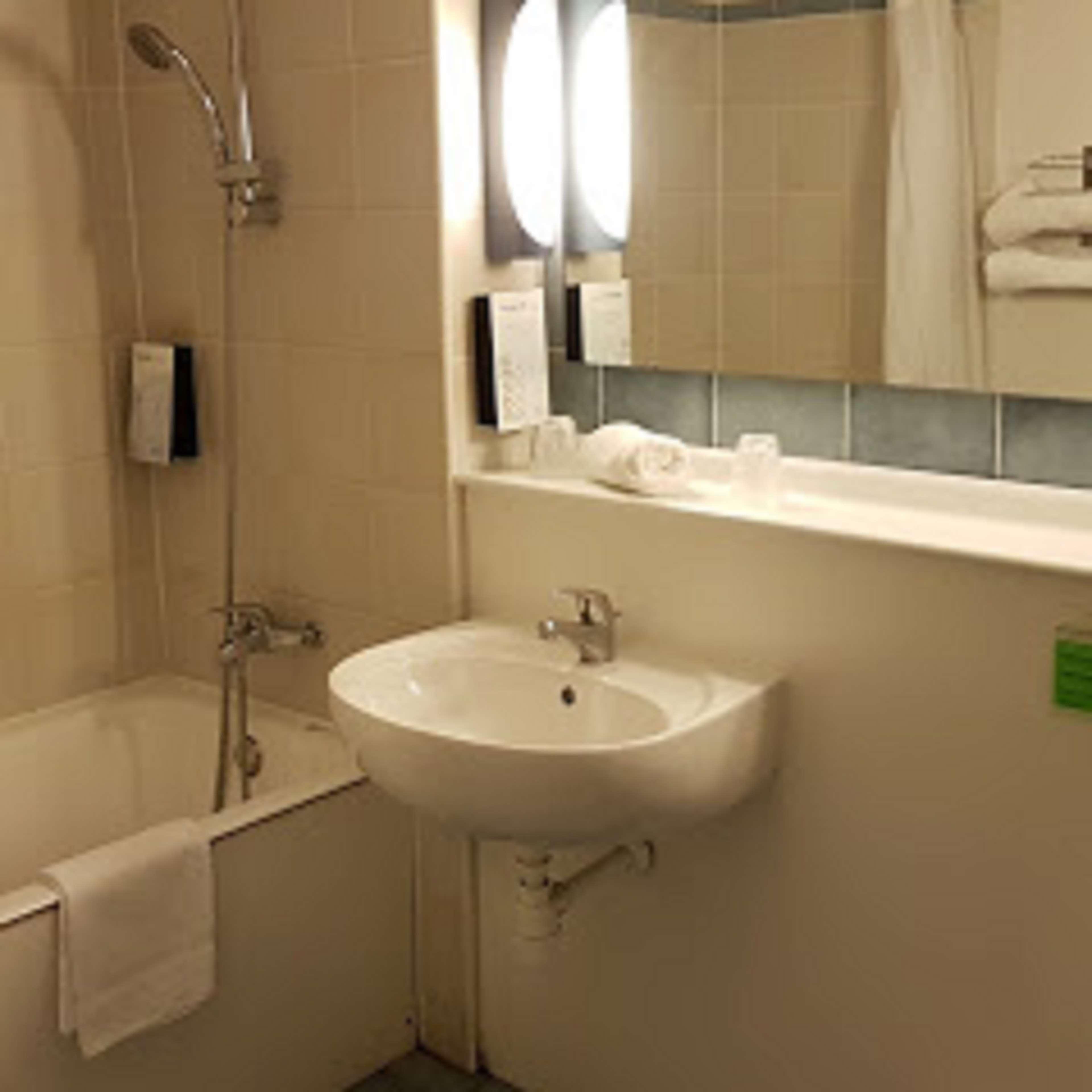 Campanile Marmande Hotell Exteriör bild