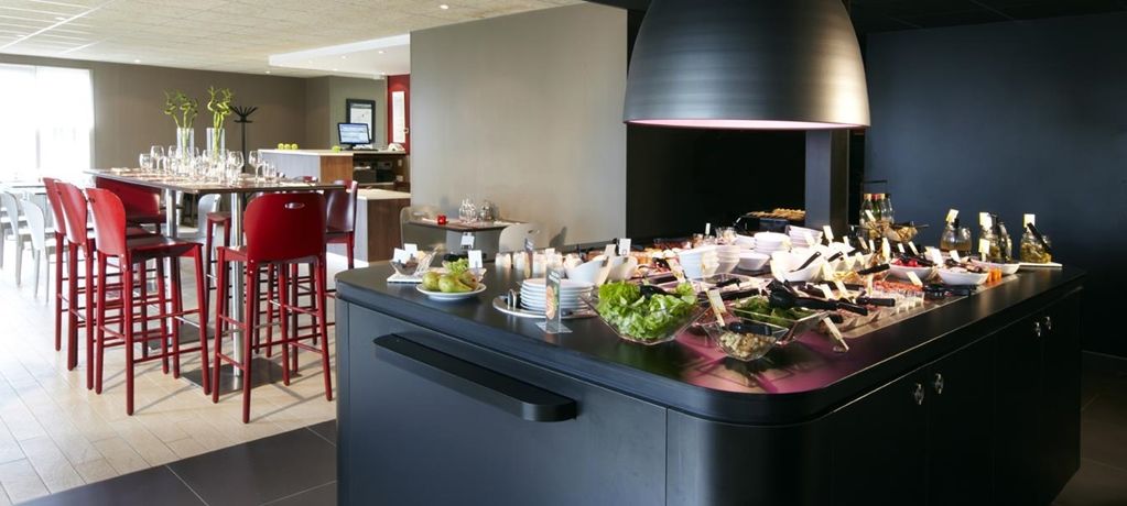 Campanile Marmande Hotell Restaurang bild